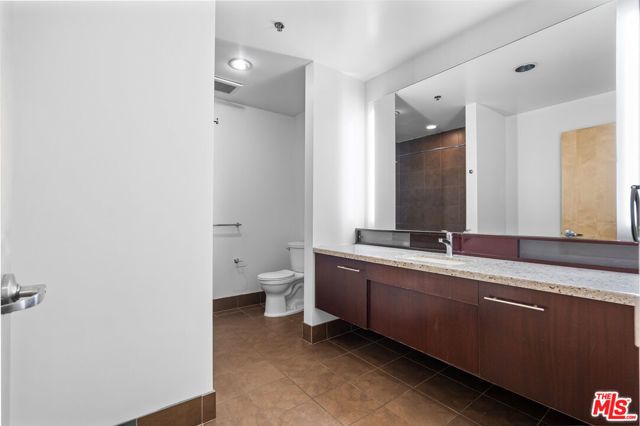 1111 S Grand Avenue 405, Los Angeles, CA 90015