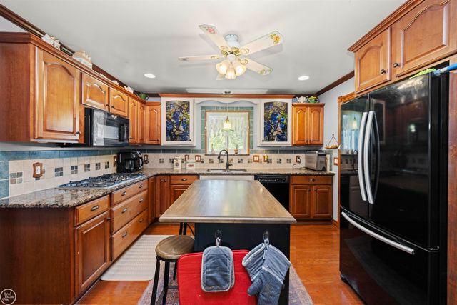 28329 E Blom Drive, Harrison Twp, MI 48045