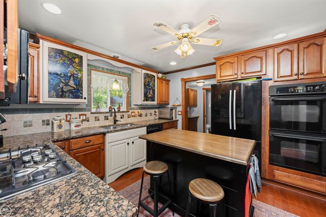 28329 E Blom Drive, Harrison Twp, MI 48045