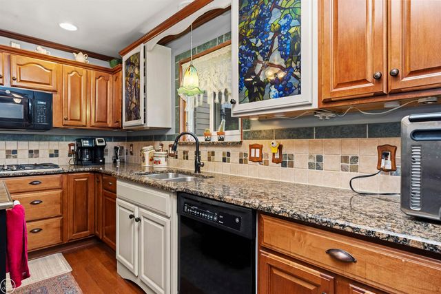 28329 E Blom Drive, Harrison Twp, MI 48045