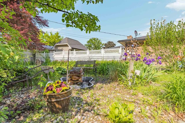 28329 E Blom Drive, Harrison Twp, MI 48045
