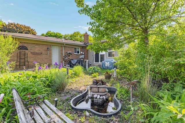 28329 E Blom Drive, Harrison Twp, MI 48045