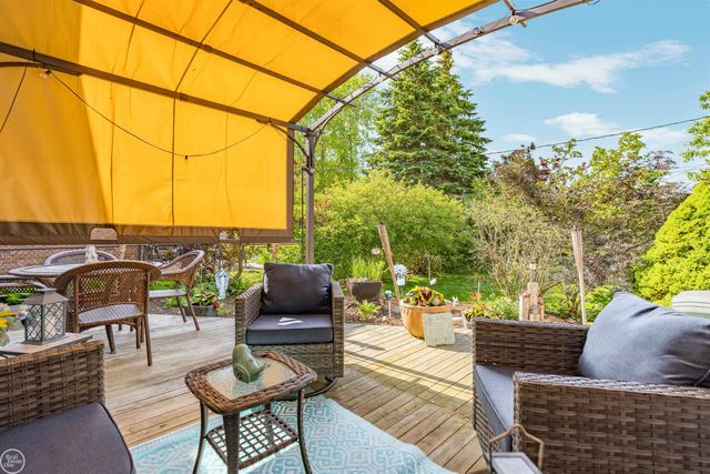 28329 E Blom Drive, Harrison Twp, MI 48045