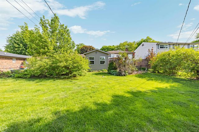 28329 E Blom Drive, Harrison Twp, MI 48045