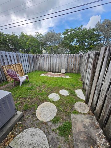 2851 NE 30th Street, Fort Lauderdale, FL 33306