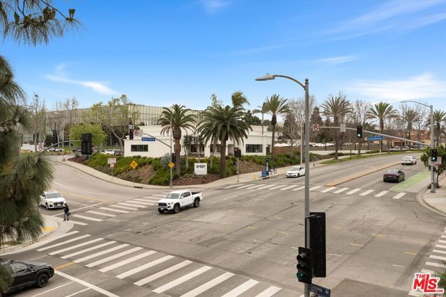 12321 Ocean Park Boulevard 15, Los Angeles, CA 90064