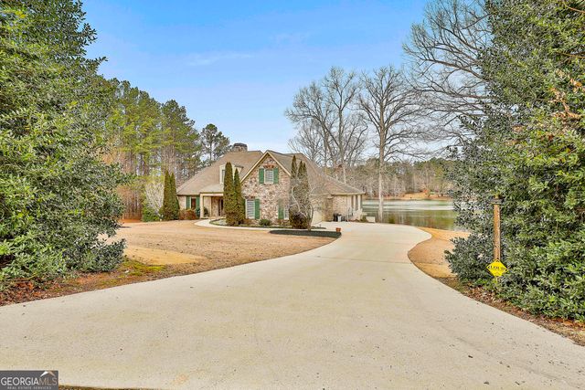 165 Sandy Lake Circle, Fayetteville, GA 30214