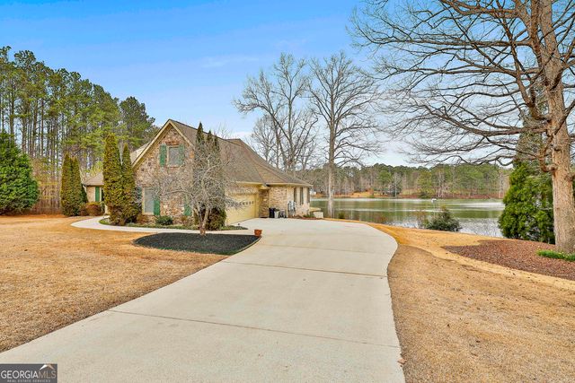 165 Sandy Lake Circle, Fayetteville, GA 30214