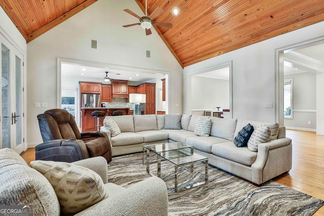 165 Sandy Lake Circle, Fayetteville, GA 30214