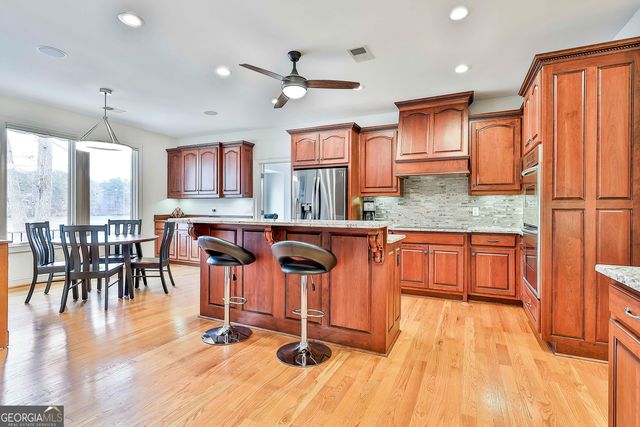 165 Sandy Lake Circle, Fayetteville, GA 30214