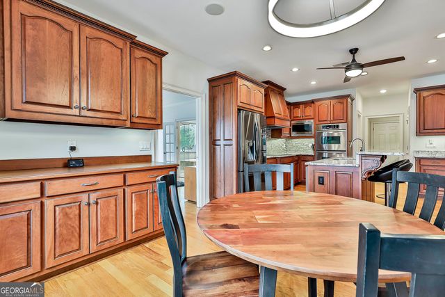 165 Sandy Lake Circle, Fayetteville, GA 30214