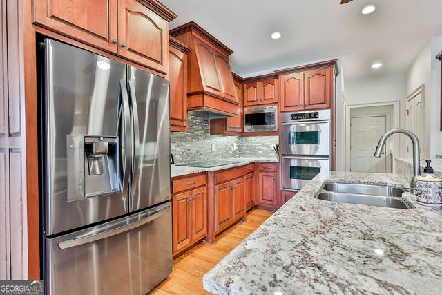 165 Sandy Lake Circle, Fayetteville, GA 30214