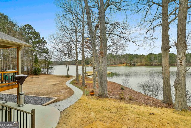 165 Sandy Lake Circle, Fayetteville, GA 30214