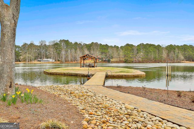 165 Sandy Lake Circle, Fayetteville, GA 30214