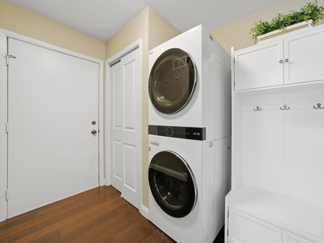 1335 Leverenz Road, Naperville, IL 60564