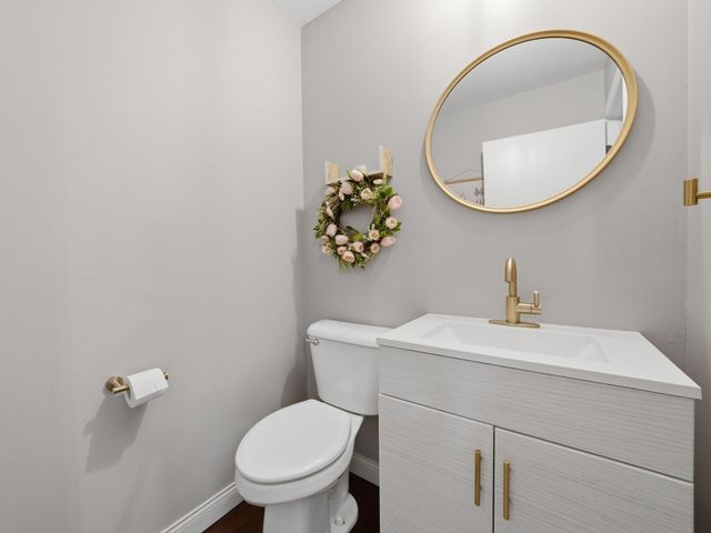 1335 Leverenz Road, Naperville, IL 60564