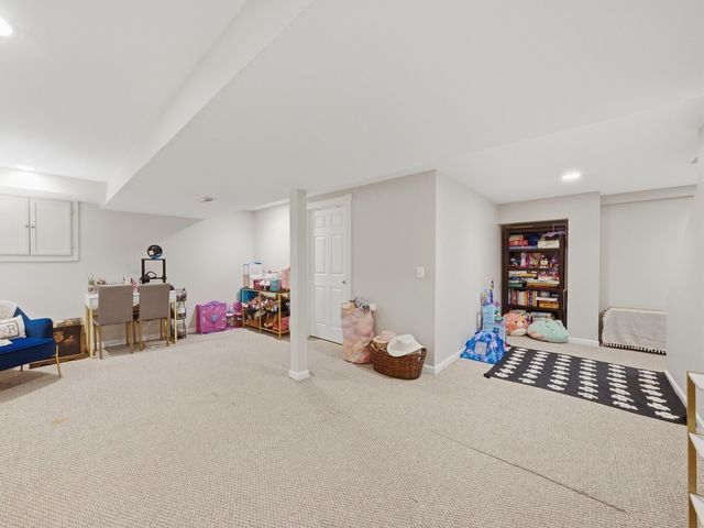 1335 Leverenz Road, Naperville, IL 60564