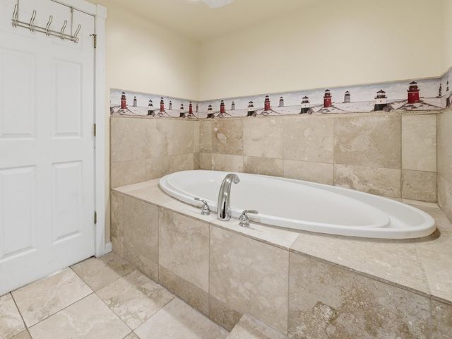 1335 Leverenz Road, Naperville, IL 60564