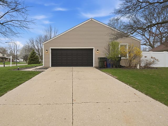1335 Leverenz Road, Naperville, IL 60564
