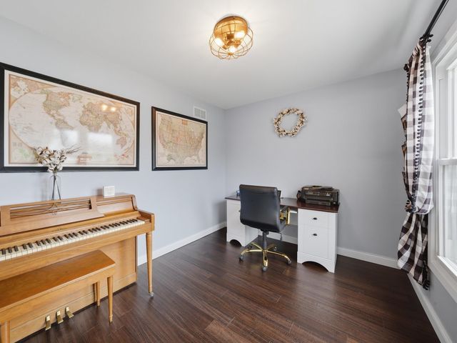 1335 Leverenz Road, Naperville, IL 60564