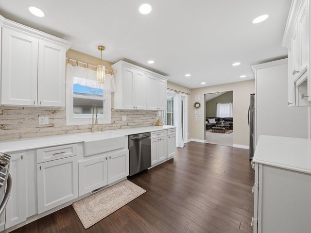 1335 Leverenz Road, Naperville, IL 60564