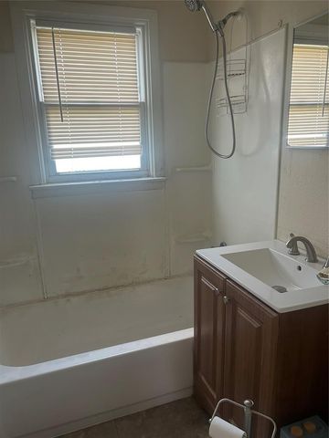 1012 N Locust Lane, Midwest City, OK 73110