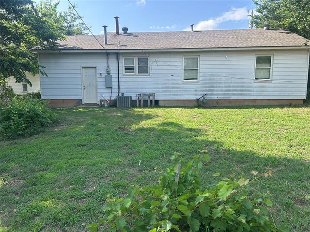 1012 N Locust Lane, Midwest City, OK 73110