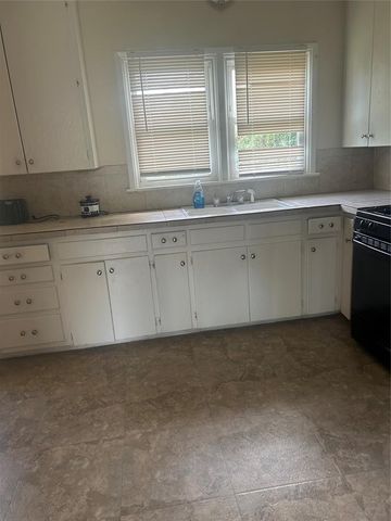 1012 N Locust Lane, Midwest City, OK 73110