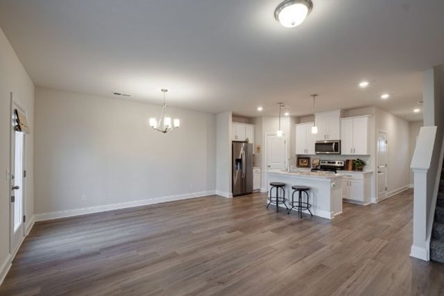 857 Longleaf Ln, Columbia, TN 38401