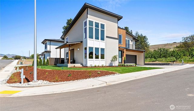 107 Chadwick Street NW, East Wenatchee, WA 98802