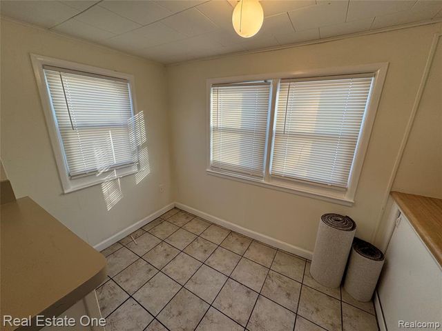 8420 Jewett Avenue, Warren, MI 48089