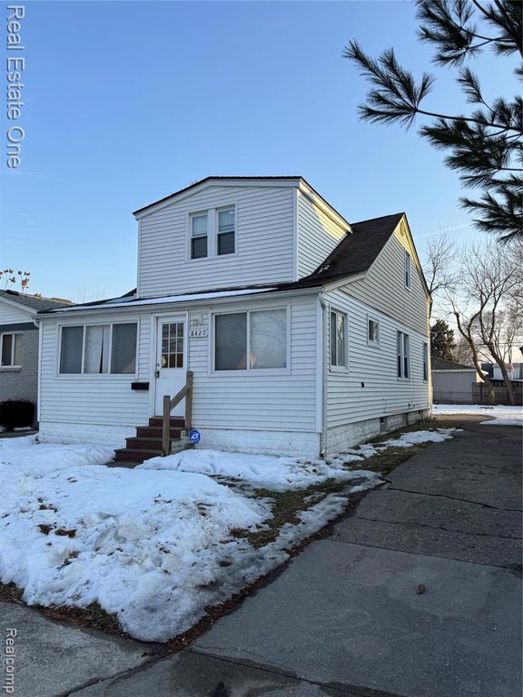 8420 Jewett Avenue, Warren, MI 48089