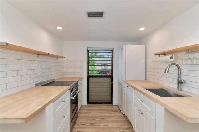 701 PINE RUN DRIVE 701, Osprey, FL 34229