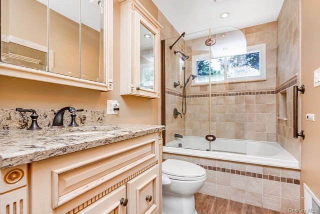 16 Wendy Lane, East Northport, NY 11731