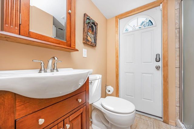 16 Wendy Lane, East Northport, NY 11731