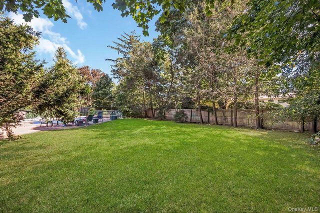 16 Wendy Lane, East Northport, NY 11731