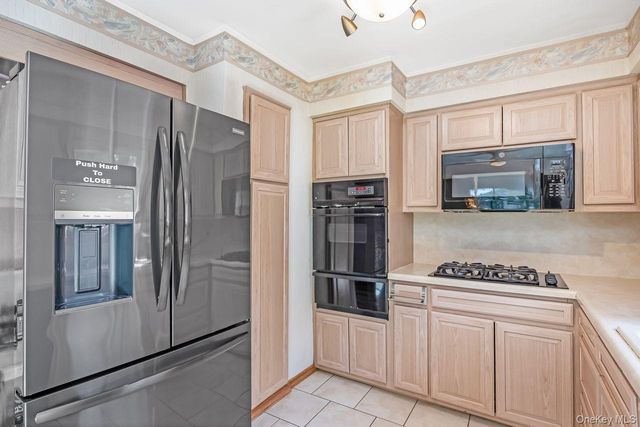 16 Wendy Lane, East Northport, NY 11731