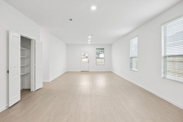 17323 Thor Well Lane, Crosby, TX 77532