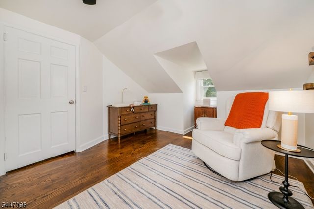 21 Duchamp Pl, Chatham Boro, NJ 07928