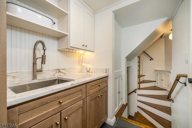 21 Duchamp Pl, Chatham Boro, NJ 07928