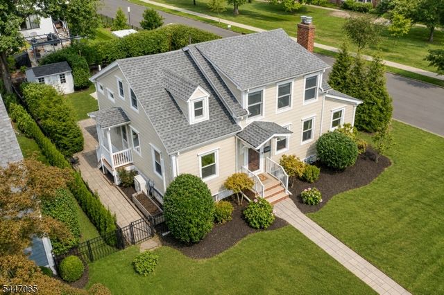 21 Duchamp Pl, Chatham Boro, NJ 07928