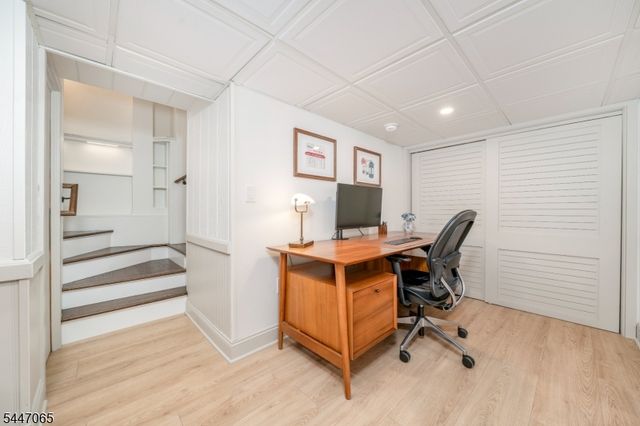21 Duchamp Pl, Chatham Boro, NJ 07928