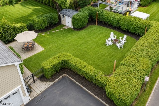 21 Duchamp Pl, Chatham Boro, NJ 07928