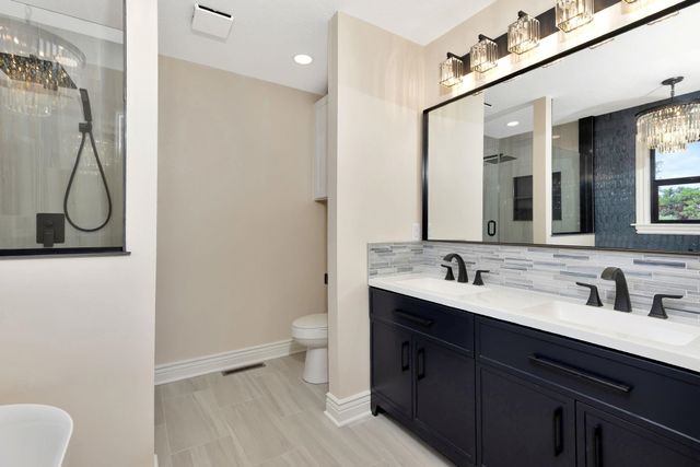 31 S Pony Meadows Dr, Wichita, KS 67232