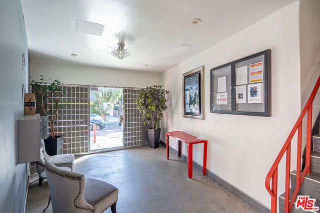 5831 Carlton Way 6, Los Angeles, CA 90028
