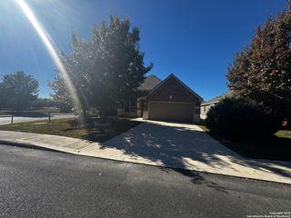 615 Raceland Rd, San Antonio, TX 78245