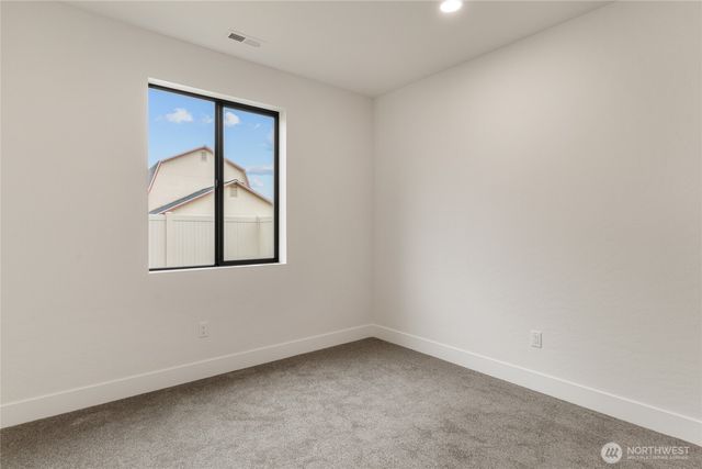 573 S Perry Avenue, East Wenatchee, WA 98802