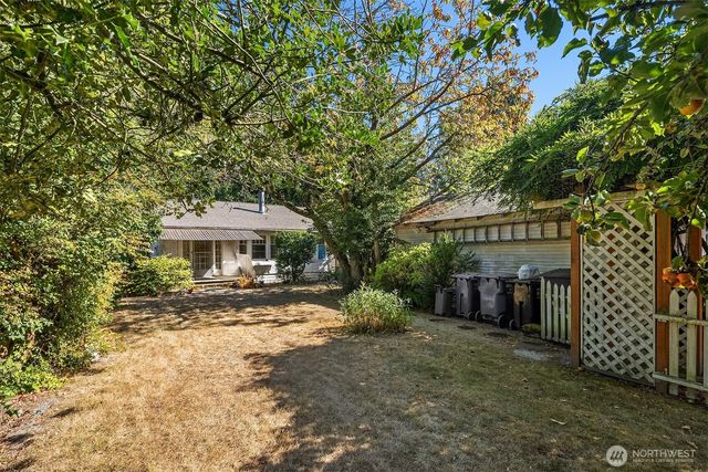 5202 35th Avenue SW, Seattle, WA 98126