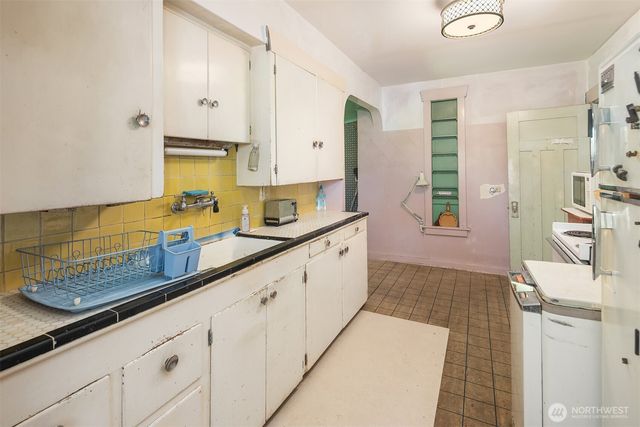 5202 35th Avenue SW, Seattle, WA 98126