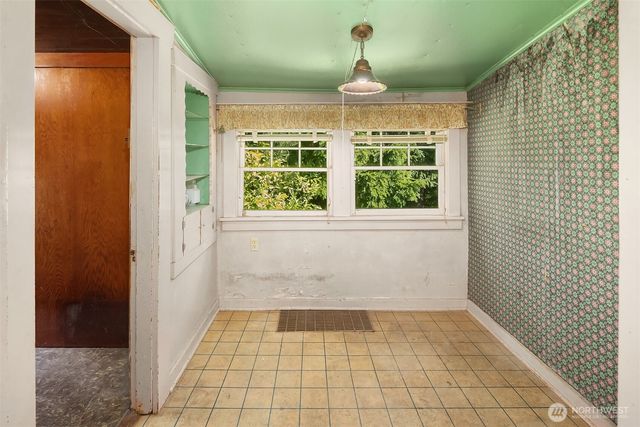 5202 35th Avenue SW, Seattle, WA 98126